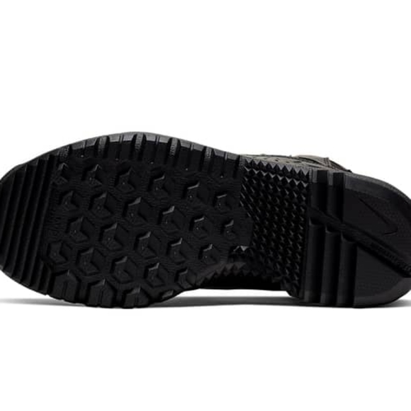 Nike SFB Field 2 8\